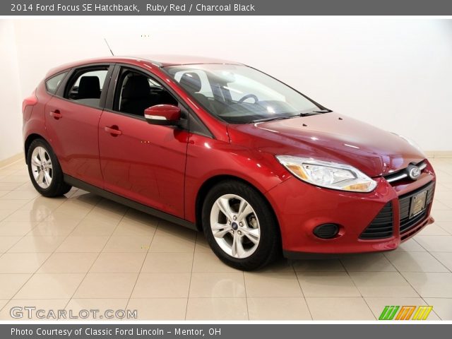 2014 Ford Focus SE Hatchback in Ruby Red