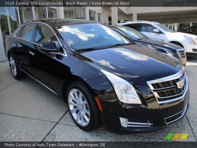 2016 Cadillac XTS Luxury Sedan in Black Raven