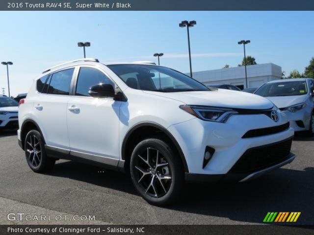 2016 Toyota RAV4 SE in Super White