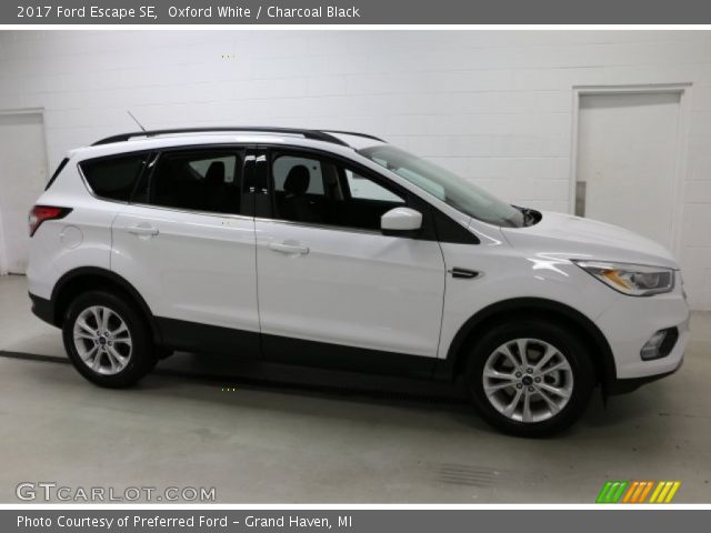 2017 Ford Escape SE in Oxford White