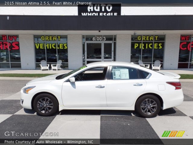 2015 Nissan Altima 2.5 S in Pearl White