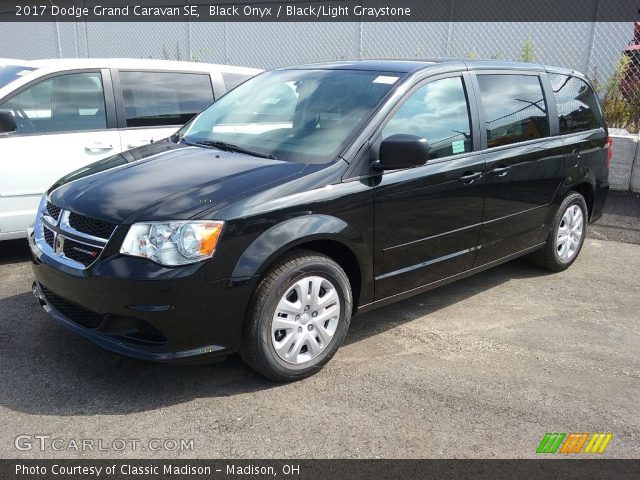 2017 Dodge Grand Caravan SE in Black Onyx