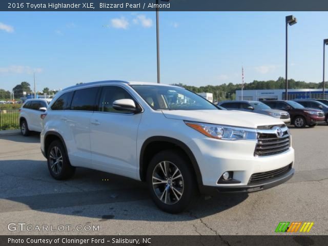 2016 Toyota Highlander XLE in Blizzard Pearl