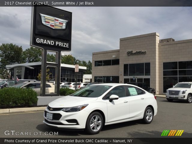 2017 Chevrolet Cruze LT in Summit White