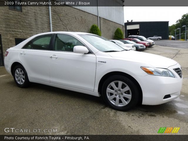 2009 Toyota Camry Hybrid in Super White