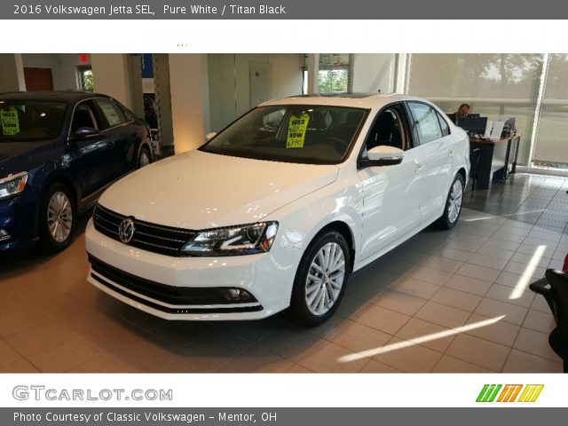 2016 Volkswagen Jetta SEL in Pure White