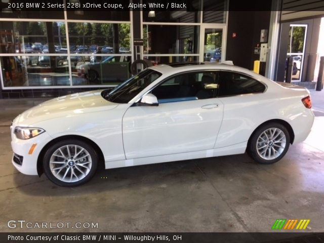 2016 BMW 2 Series 228i xDrive Coupe in Alpine White