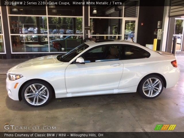 2016 BMW 2 Series 228i xDrive Coupe in Mineral White Metallic