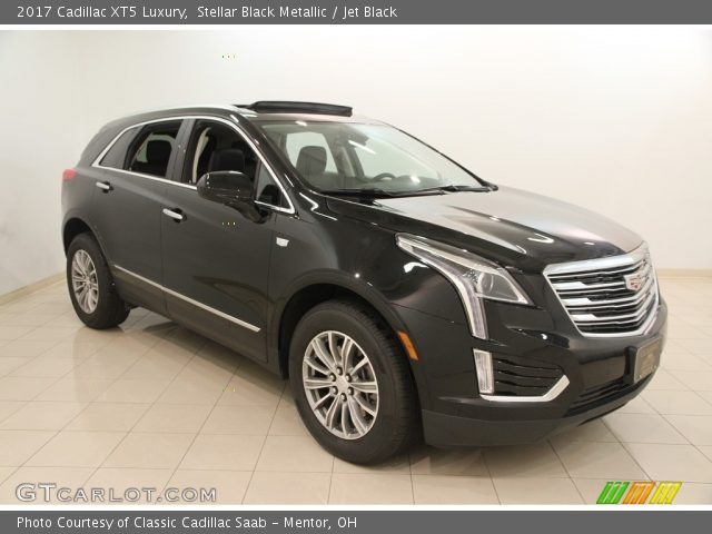 2017 Cadillac XT5 Luxury in Stellar Black Metallic