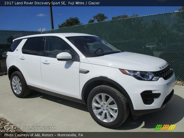 2017 Land Rover Discovery Sport SE in Fuji White