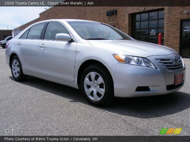 2009 Toyota Camry LE in Classic Silver Metallic