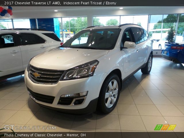 2017 Chevrolet Traverse LT AWD in Iridescent Pearl Tricoat