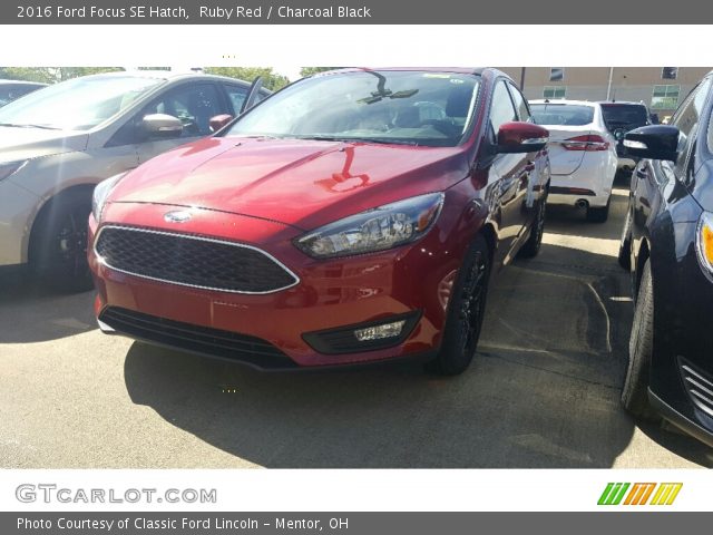 2016 Ford Focus SE Hatch in Ruby Red