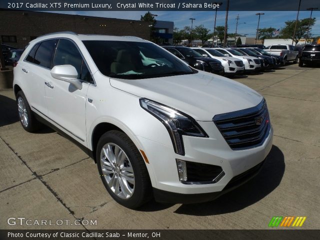 2017 Cadillac XT5 Premium Luxury in Crystal White Tricoat