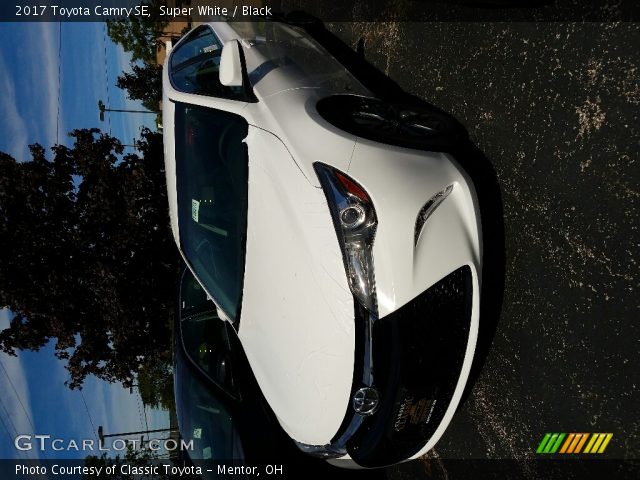 2017 Toyota Camry SE in Super White
