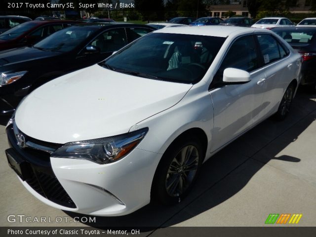 2017 Toyota Camry SE in Super White
