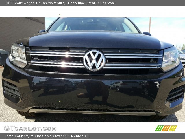 2017 Volkswagen Tiguan Wolfsburg in Deep Black Pearl