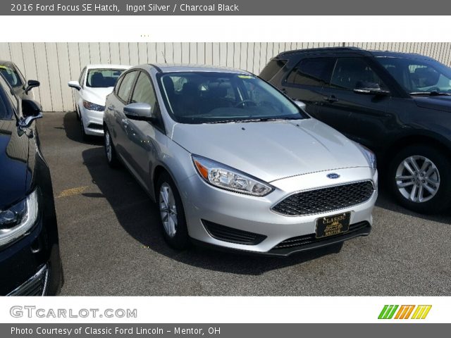 2016 Ford Focus SE Hatch in Ingot Silver