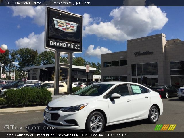 2017 Chevrolet Cruze LT in Summit White