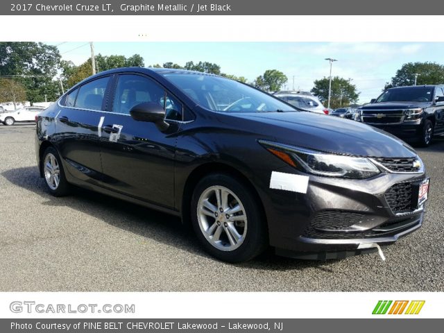 2017 Chevrolet Cruze LT in Graphite Metallic