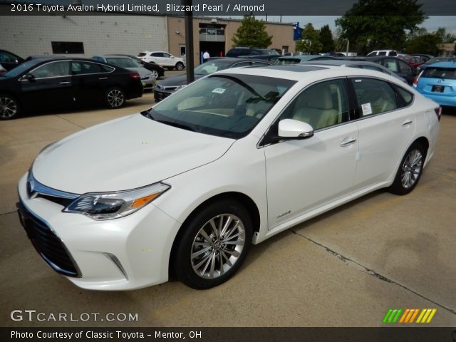 2016 Toyota Avalon Hybrid Limited in Blizzard Pearl