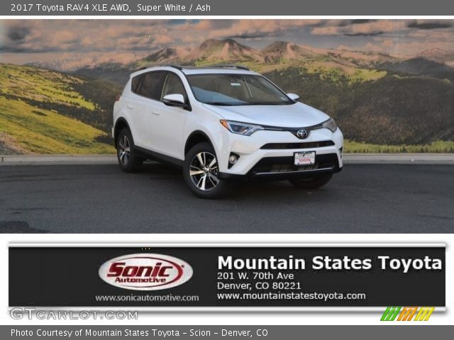 2017 Toyota RAV4 XLE AWD in Super White