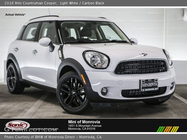 2016 Mini Countryman Cooper in Light White