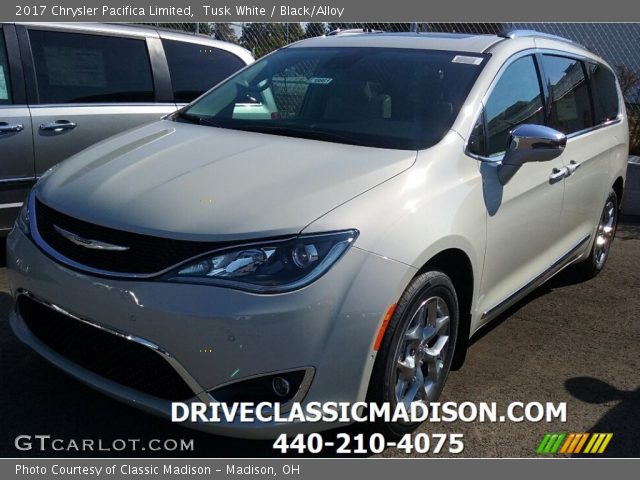 2017 Chrysler Pacifica Limited in Tusk White