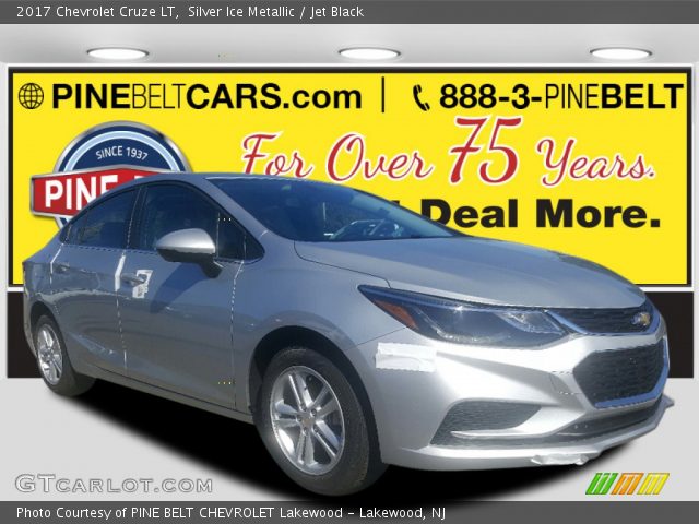 2017 Chevrolet Cruze LT in Silver Ice Metallic