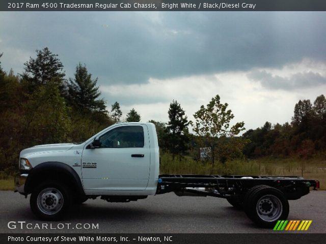 2017 Ram 4500 Tradesman Regular Cab Chassis in Bright White