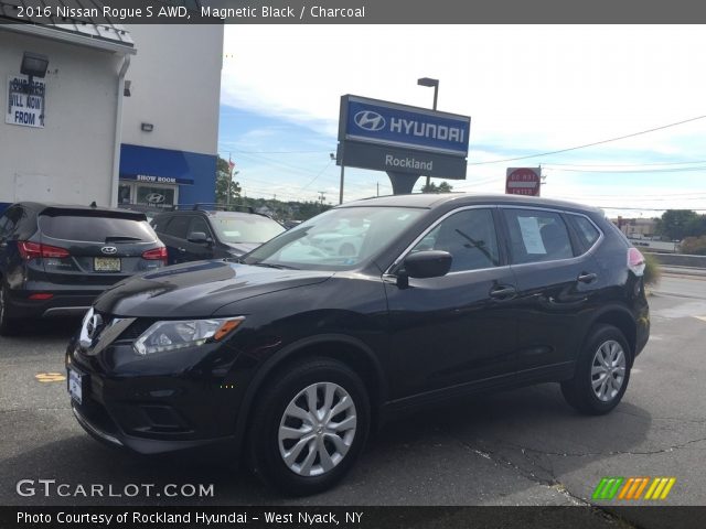 2016 Nissan Rogue S AWD in Magnetic Black