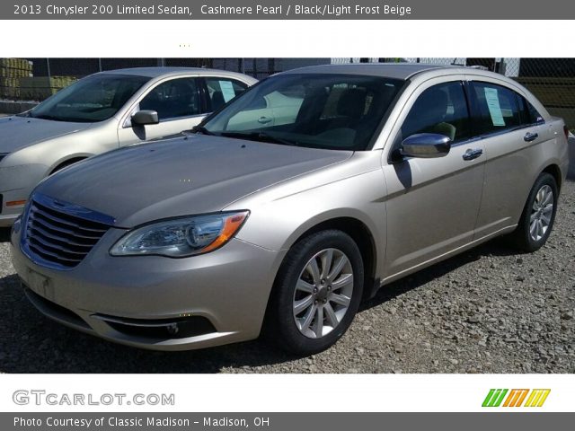 2013 Chrysler 200 Limited Sedan in Cashmere Pearl