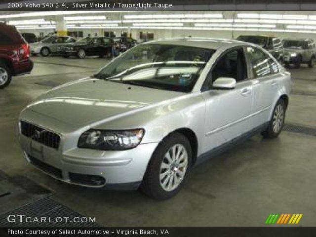 2005 Volvo S40 2.4i in Silver Metallic