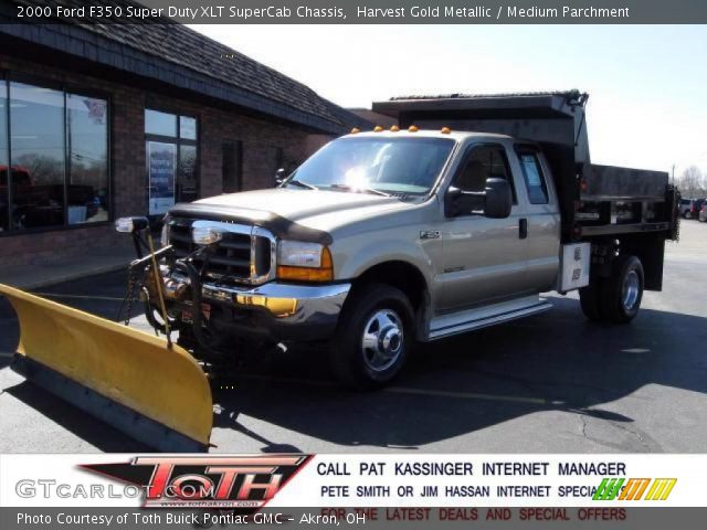 2000 Ford F350 Super Duty XLT SuperCab Chassis in Harvest Gold Metallic