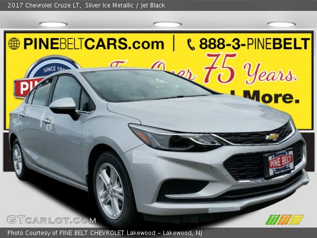 2017 Chevrolet Cruze LT in Silver Ice Metallic