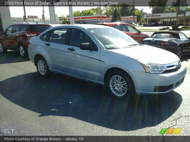 2009 Ford Focus SE Sedan in Light Ice Blue Metallic