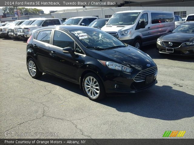 2014 Ford Fiesta SE Hatchback in Tuxedo Black