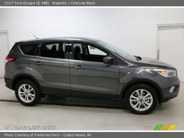 2017 Ford Escape SE 4WD in Magnetic