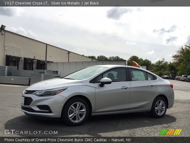2017 Chevrolet Cruze LT in Silver Ice Metallic