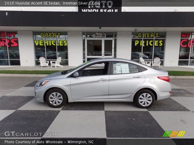 2016 Hyundai Accent SE Sedan in Ironman Silver