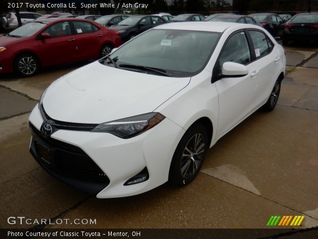 2017 Toyota Corolla LE in Super White