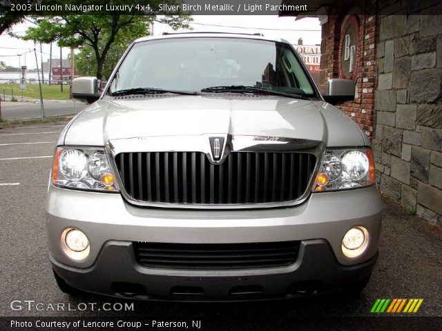 2003 Lincoln Navigator Luxury 4x4 in Silver Birch Metallic