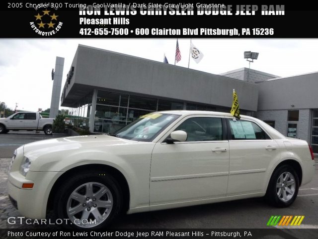 2005 Chrysler 300 Touring in Cool Vanilla