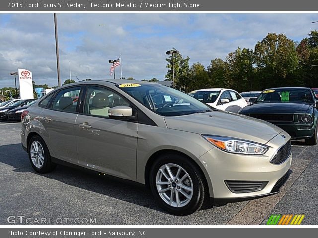 2015 Ford Focus SE Sedan in Tectonic Metallic