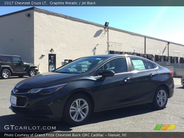 2017 Chevrolet Cruze LT in Graphite Metallic
