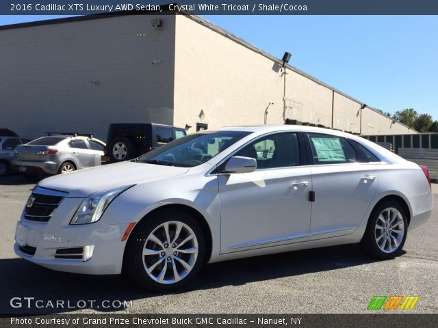 2016 Cadillac XTS Luxury AWD Sedan in Crystal White Tricoat