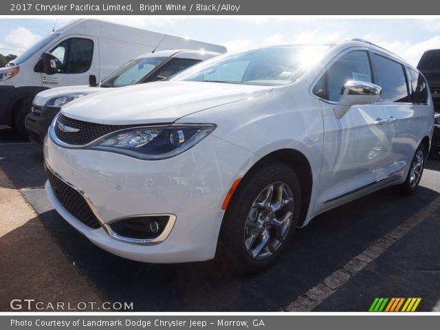 2017 Chrysler Pacifica Limited in Bright White