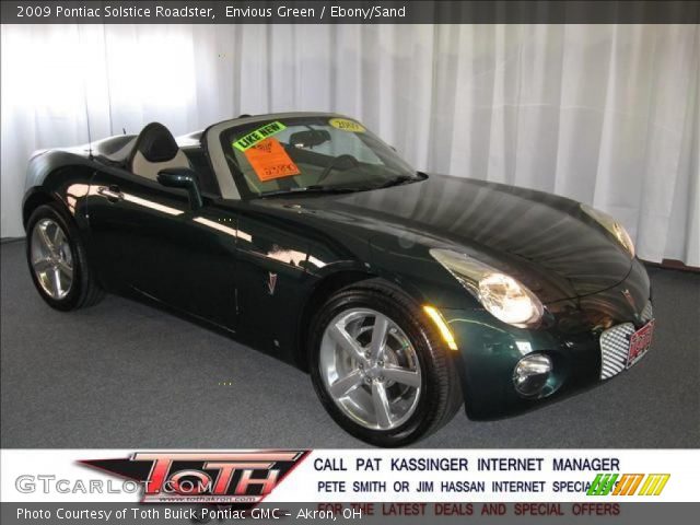 2009 Pontiac Solstice Roadster in Envious Green