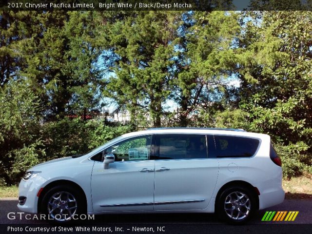2017 Chrysler Pacifica Limited in Bright White