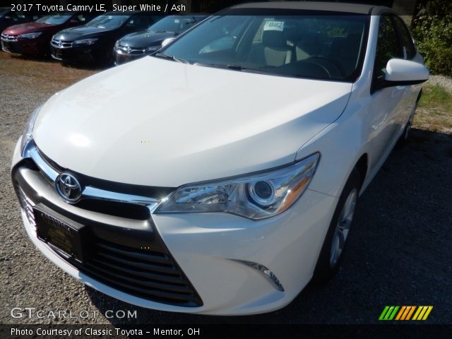 2017 Toyota Camry LE in Super White